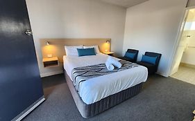 Country Gardens Motel